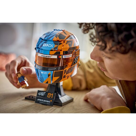 LEGO - Formula 1 - Editions McLaren Mastercard F1® Team Oscar Piastri Helmet  (43017) / Toys