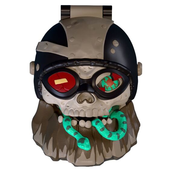 Rover Robin Plastic Model Kit Overtakes Skull Rider