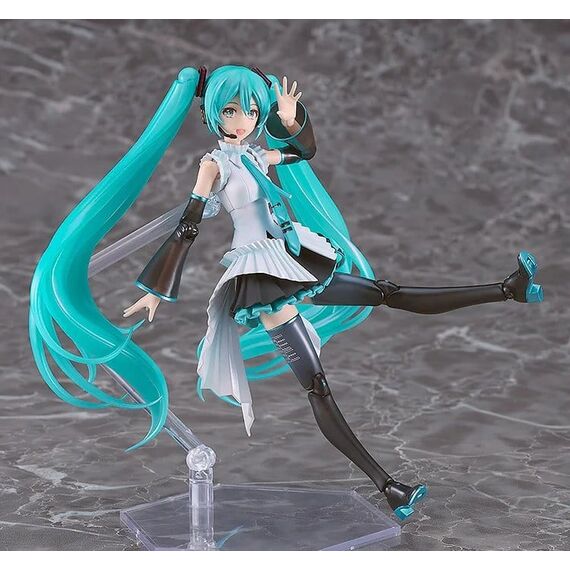 Character Vocal Series 01: Hatsune Miku Plamatea Plastic Model Happy 16th Birthday Ver. 16 cm