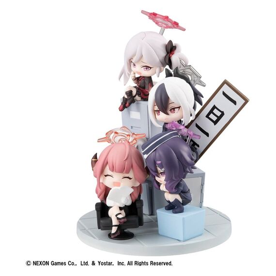 Blue Archive FigUnity PVC Figure 14 cm (with gift)
