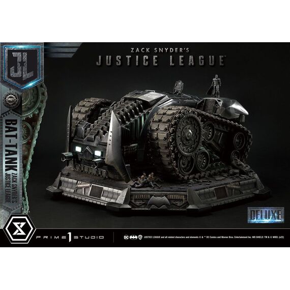 Zack Snyder's Justice League Museum Masterline Diorama Bat-Tank Deluxe Version 36 cm