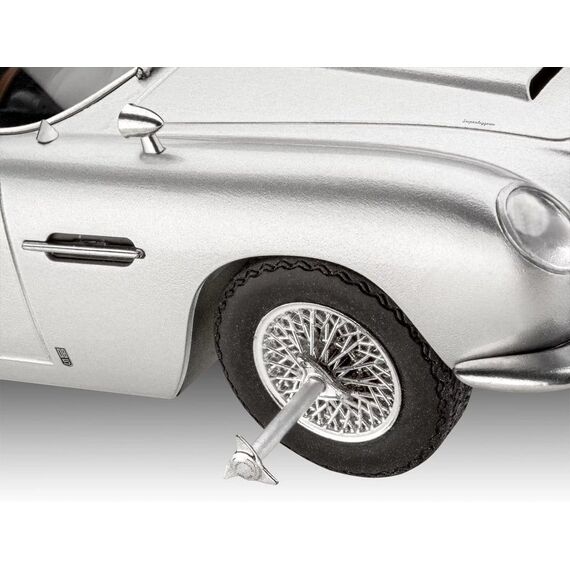 James Bond Advent Calendar Aston Martin DB5 1/24 Model Kit