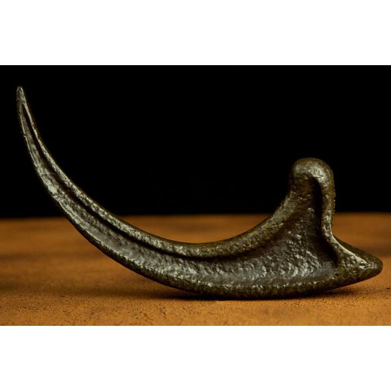 JURASSIC PARK - Raptor Claw Replica '19x14x2.8cm'