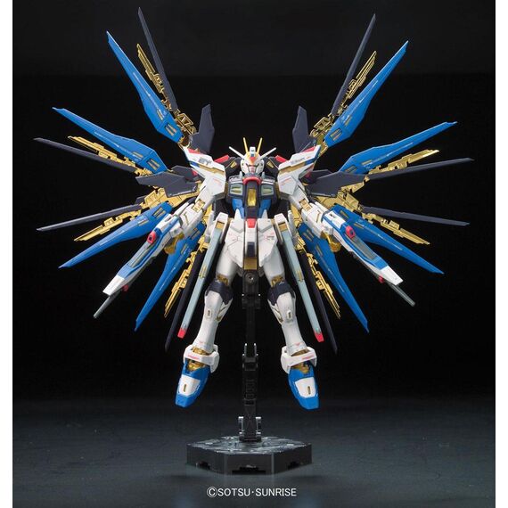 GUNDAM - Model Kit - Real Grade - ZGMF-X20A Strike Freedom - 13 CM