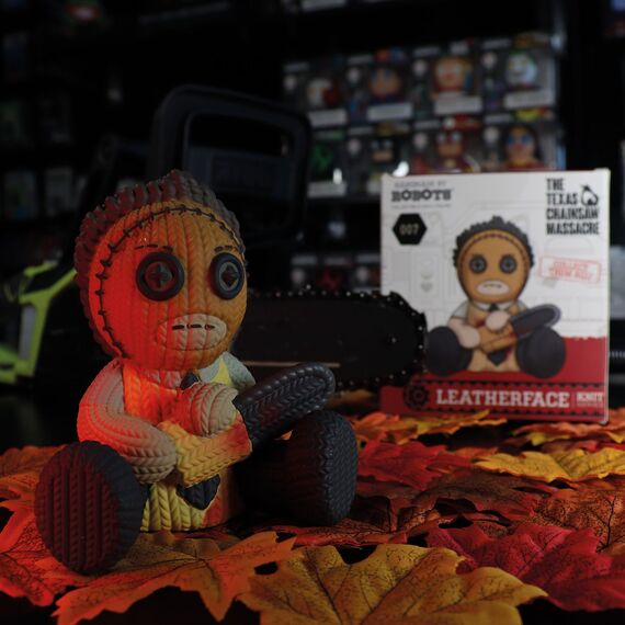 LEATHER FACE - Handmade By Robots N°07 - Collectible Vinyl Figure