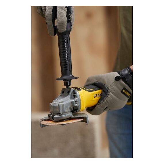 Stanley SFMCG700B angle grinder