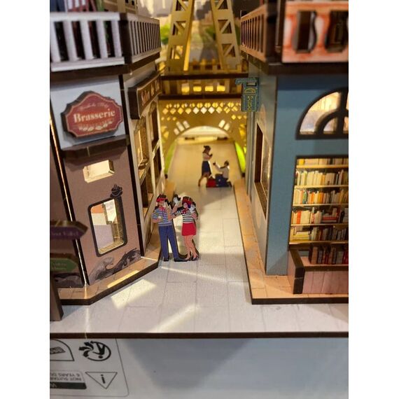 BOOK NOOK KIT - Paris - 168pc + LED Light