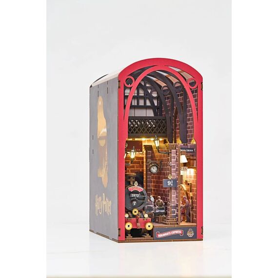 HARRY POTTER - BOOK NOOK KIT - Hogwarts Express - 238pc + LED Light