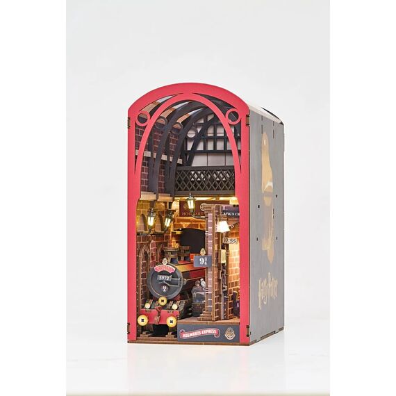 HARRY POTTER - BOOK NOOK KIT - Hogwarts Express - 238pc + LED Light