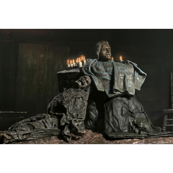 FRIDAY THE 13TH THE GAME - Pamela Shrine - Diorama Figure