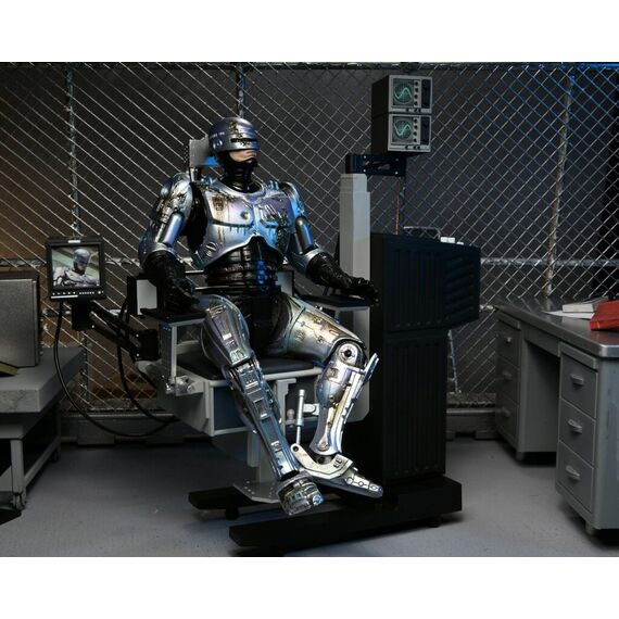 ULTIMATE ROBOCOP - Battle Damaged w/Chair - Action Figure 20cm