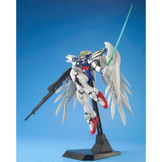 GUNDAM - MG Wing Gundam Zero Custom 1/100 - Model Kit