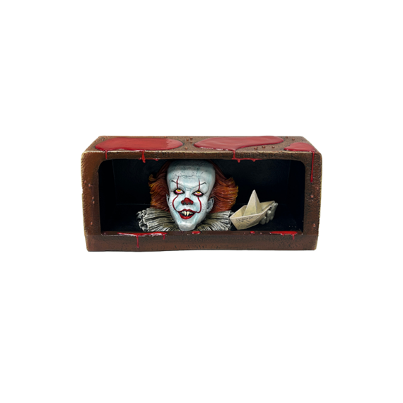 IT - Pennywise Drain - Figurine with Led