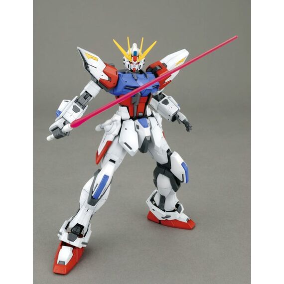 GUNDAM Build Fighters - Model Kit - MG 1/100 - Strike Gundam Full Pack