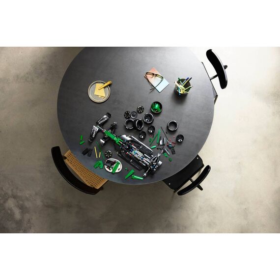 LEGO TECHNIC 42240 Aston Martin Aramco AMR25 F1