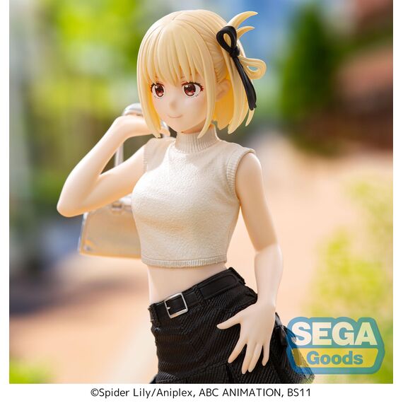 LYCORIS RECOIL - Chisato "Street Snap" - Figure High Premium 20cm