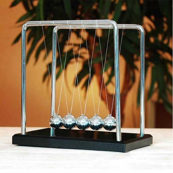 Giant Newton's Cradle - Wood & Steel Version (01626) / Gadgets