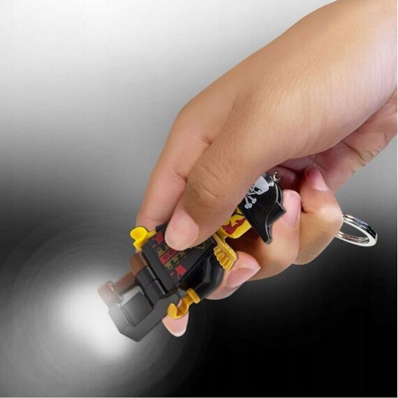 LEGO - Keychain w/LED - Captain Brickbeard  (4006036-LGL-KE23H) / Toys |  Techbox