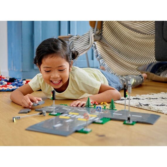LEGO City - Road Plates (60304) / Toys - Lego - Collectibles - Techbox