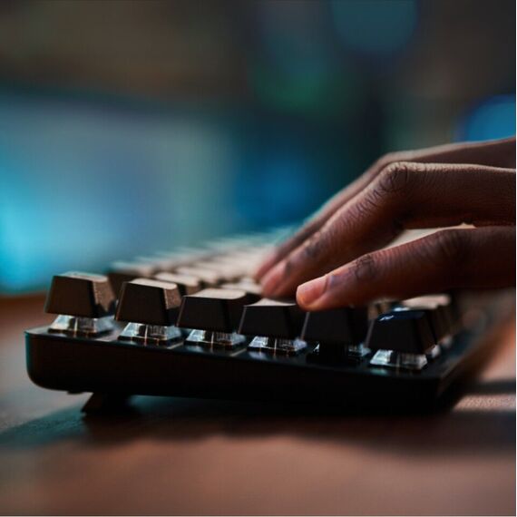 Logitech - G413 TKL SE Mechanical Gaming Keyboard - Black (Nordic) / Computers - Keyboards - Keyboards & Mice - Techbox