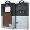 Etui Mercedes Leather Wood Effect and Curve MagSafe na iPhone 17 Pro - brązowe